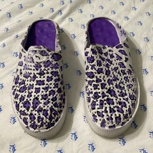 Rubber slip on shoe. Size 8 (38)